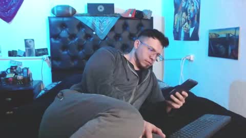 brad hot boy online show from 10-14-25, 06:31