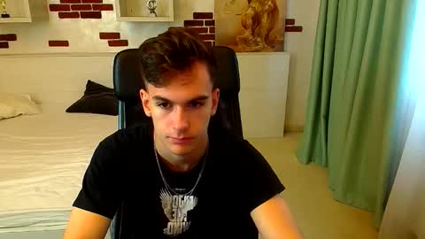 Snapshot of bradyflint chatting on 10-28-25, 06:06 BradyFlint online show from 10-28-25, 06:06