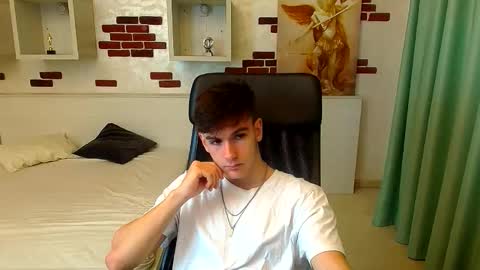 Snapshot of bradyflint chatting on 11-19-25, 06:13 BradyFlint online show from 11-19-25, 06:13