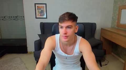 Snapshot of bradyflint chatting on 11-25-25, 05:29 BradyFlint online show from 11-25-25, 05:29