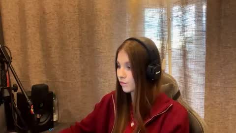 Snapshot of brandamatteson chatting on 10-26-25, 01:17 Alice online show from 10-26-25, 01:17