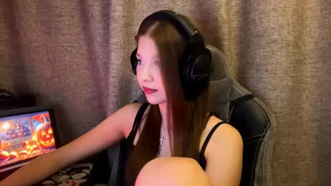 Snapshot of brandamatteson chatting on 10-30-25, 02:07 Alice online show from 10-30-25, 02:07