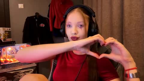 Snapshot of brandamatteson chatting on 11-01-25, 01:24 Alice online show from 11-01-25, 01:24