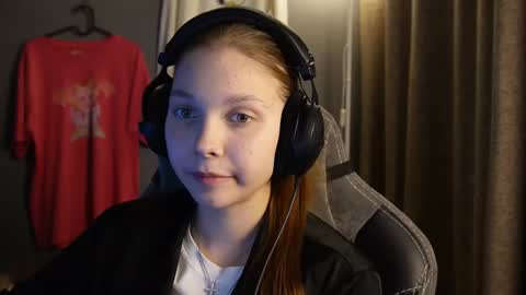 Snapshot of brandamatteson chatting on 11-11-25, 05:35 Alice online show from 11-11-25, 05:35