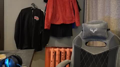 Snapshot of brandamatteson chatting on 11-16-25, 02:44 Alice online show from 11-16-25, 02:44