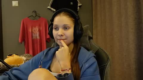 Snapshot of brandamatteson chatting on 11-19-25, 03:34 Alice online show from 11-19-25, 03:34