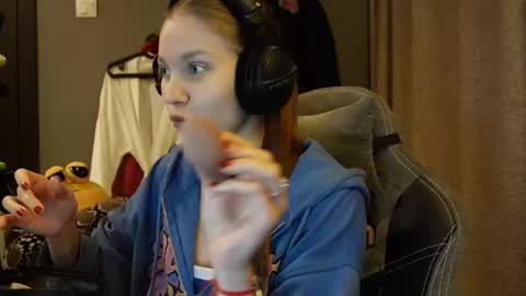 Snapshot of brandamatteson chatting on 11-21-25, 03:54 Alice online show from 11-21-25, 03:54