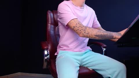 BrandonTateX online show from 10-30-25, 06:26