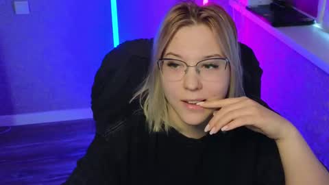 Belle  online show from 02-21-25, 03:12