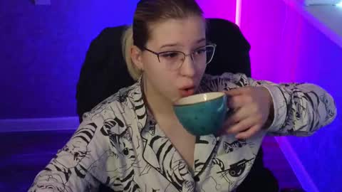 Belle  online show from 03-02-25, 05:01