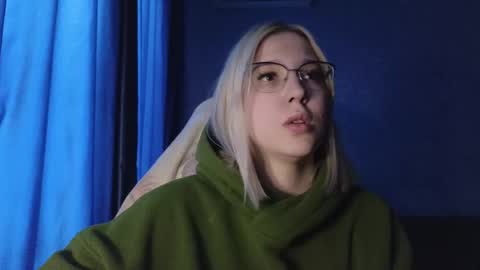 Belle  online show from 09-15-25, 08:36