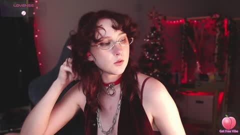 Snapshot of brandy_queen chatting on 12-11-24, 11:32 Aurorabut ur dad just calls me Rory online show from 12-11-24, 11:32