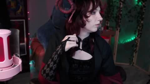 Snapshot of brandy_queen chatting on 02-01-25, 03:39 Aurorabut ur dad just calls me Rory online show from 02-01-25, 03:39