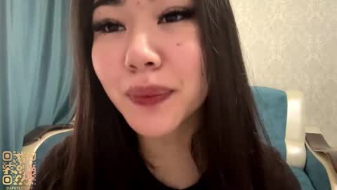 Aypril   online show from 10-31-25, 07:20