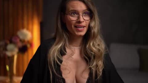 Alex online show from 11-22-25, 05:17