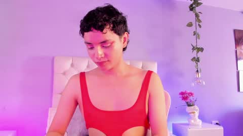 Snapshot of brann_tadzio chatting on 12-17-24, 04:43 online show from 12-17-24, 04:43