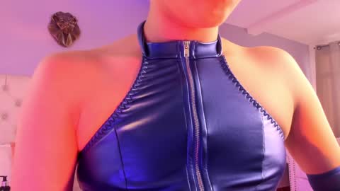 Snapshot of brann_tadzio chatting on 12-26-24, 06:12 online show from 12-26-24, 06:12