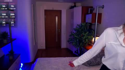 Mia Bunyard online show from 02-24-25, 04:26