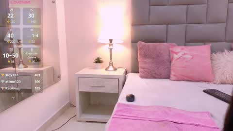 Snapshot of bree_watson chatting on 03-12-25, 09:45 Bree online show from 03-12-25, 09:45