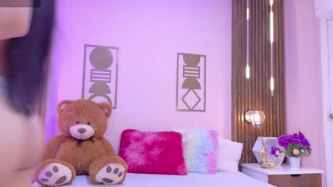 Snapshot of bree_watson chatting on 02-07-26, 12:53 Bree online show from 02-07-26, 12:53