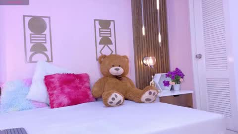 Snapshot of bree_watson chatting on 02-25-26, 12:26 Bree online show from 02-25-26, 12:26