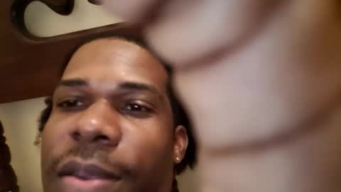 Snapshot of breez915900 chatting on 02-11-26, 02:05 breez915900 online show from 02-11-26, 02:05