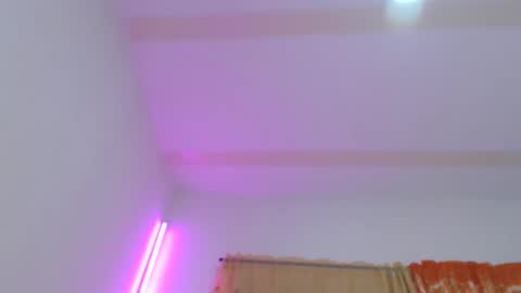 Brenda online show from 10-04-25, 04:32