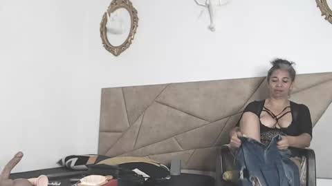 BRENDA VELASQUEZ online show from 01-08-25, 03:19