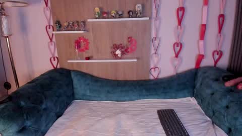 Snapshot of brendabrookss chatting on 02-19-25, 01:06 brenda online show from 02-19-25, 01:06