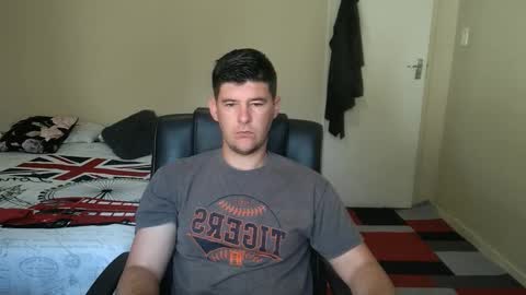 ask me lol online show from 10-17-25, 05:54