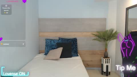 Snapshot of brendathompson_ chatting on 10-18-25, 02:14 Brenda online show from 10-18-25, 02:14