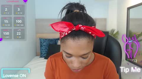 Snapshot of brendathompson_ chatting on 10-21-25, 02:12 Brenda online show from 10-21-25, 02:12