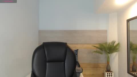 Snapshot of brendathompson_ chatting on 10-22-25, 03:07 Brenda online show from 10-22-25, 03:07