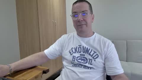 Brett online show from 12-17-25, 01:17