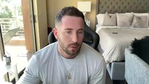 Snapshot of brettmycles chatting on 10-30-25, 05:57 Brett Mycles online show from 10-30-25, 05:57