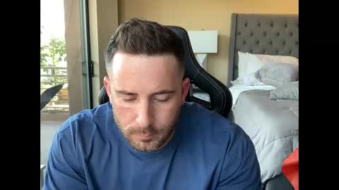 Snapshot of brettmycles chatting on 11-25-25, 09:59 Brett Mycles online show from 11-25-25, 09:59