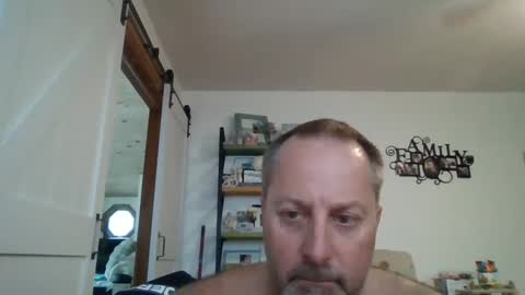 Snapshot of brettsky chatting on 09-23-25, 03:59 hey online show from 09-23-25, 03:59