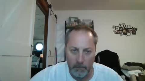 Snapshot of brettsky chatting on 10-11-25, 07:56 hey online show from 10-11-25, 07:56