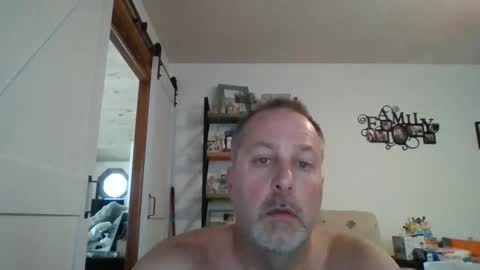 Snapshot of brettsky chatting on 10-29-25, 08:10 hey online show from 10-29-25, 08:10