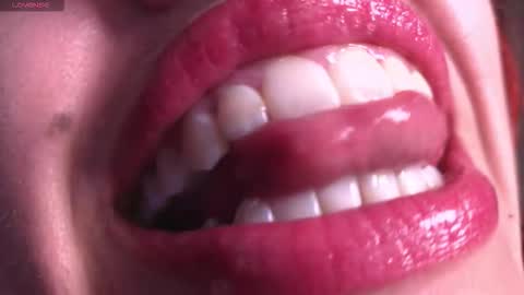 Bri  online show from 11-30-25, 05:28