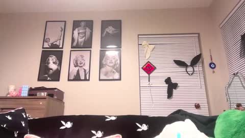 Snapshot of briadominick chatting on 12-30-24, 05:48 Brianna3 online show from 12-30-24, 05:48