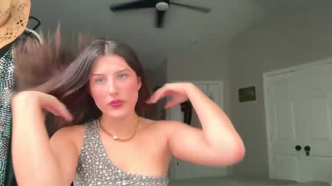 Snapshot of briadominick chatting on 09-23-25, 07:50 Brianna3 online show from 09-23-25, 07:50