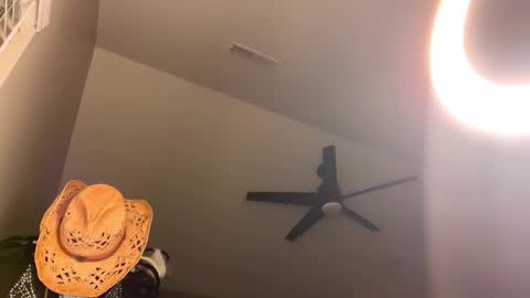 Brianna3 online show from 10-30-25, 06:37