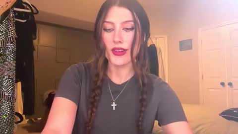 Brianna3 online show from 12-17-25, 07:25