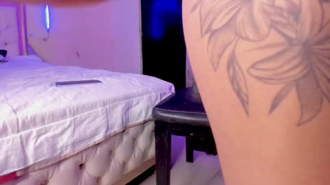 briana_hot03 online show from 11-20-25, 07:13