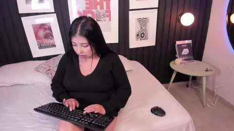 Snapshot of briana_whitee chatting on 11-18-25, 08:46 briana_whitee online show from 11-18-25, 08:46