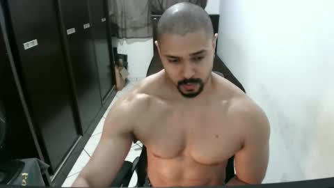 Snapshot of brianaries chatting on 10-23-25, 05:18 brianaries online show from 10-23-25, 05:18