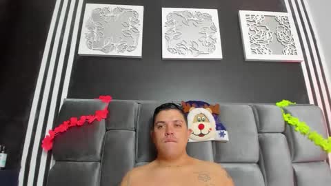 Snapshot of brianhot_fire chatting on 11-28-25, 01:08 brianhot_fire online show from 11-28-25, 01:08