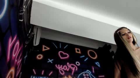 Brianna online show from 12-08-24, 05:39