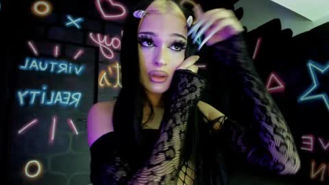 Brianna online show from 12-19-24, 05:40